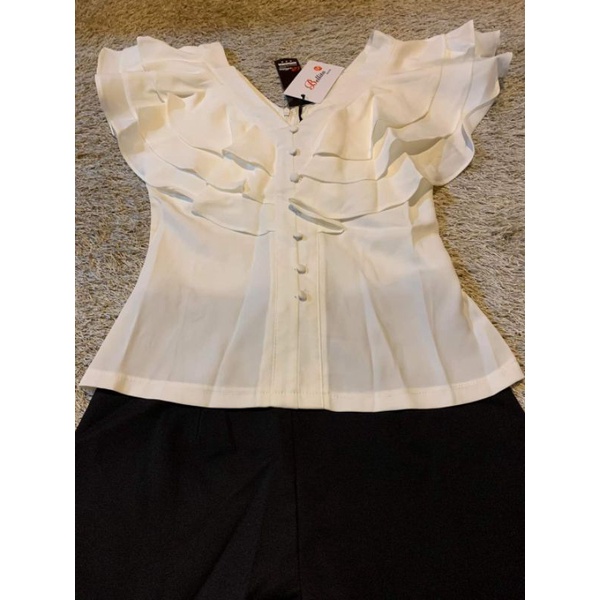 Bellita​ ชุดเซ็ท​งานป้าย เสื้อสีขาวกางเกงขาสั้นสีดำ 💗S💗