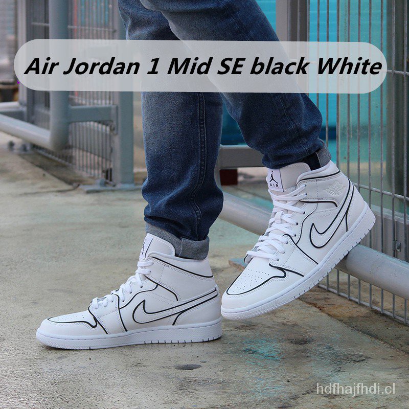 Nike Air Jordan 1 Mid SE รองเท้าผ้าใบลําลอง พื้นแบน สะท้อนแสง สีดํา สีขาว สําหรับผู้ชาย ผู้หญิง 108 สี xcdg