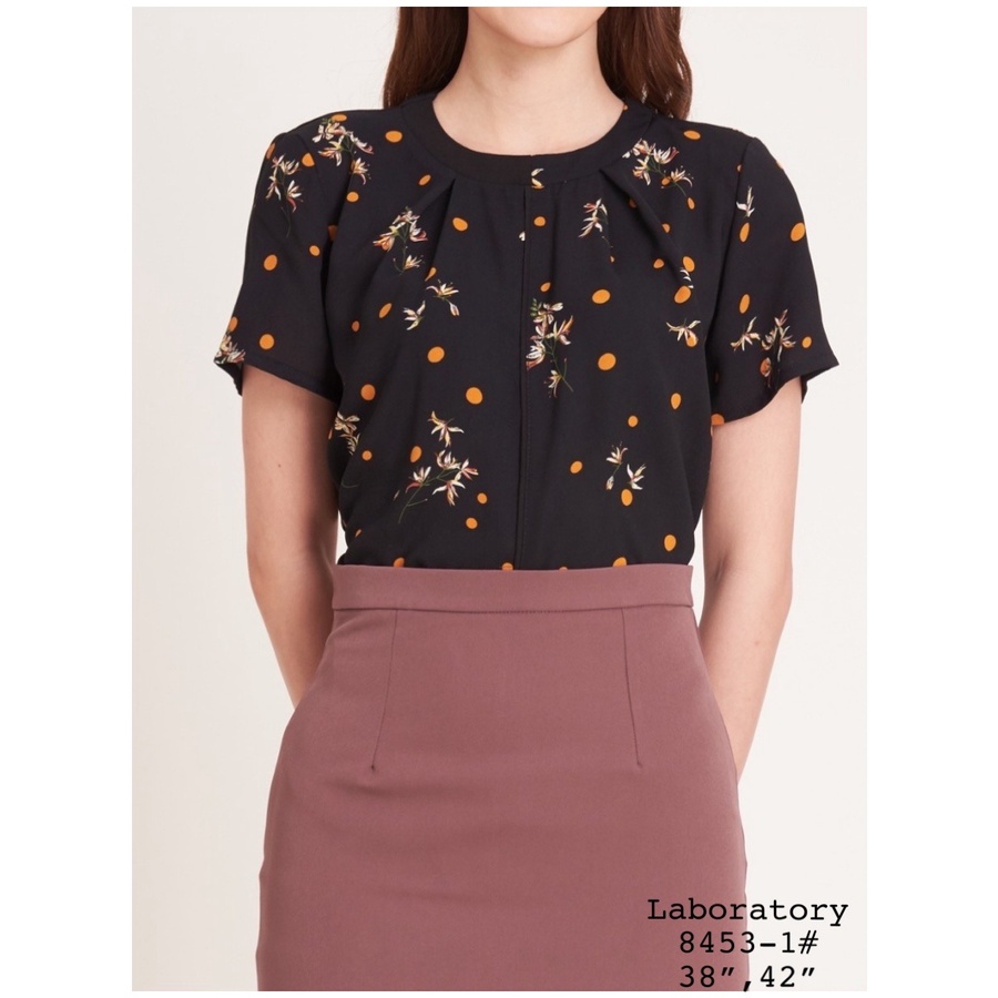 Laboratory เสื้อ 8453ลายผ้า เสื้อทำงานทรงคอกลมผ้าพิมพ์ลายเนื้อลินินผสม 38",42"