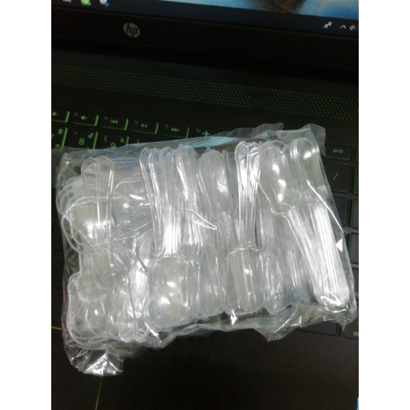 ช้อนพายพลาสติกใสตราเพชร                                     10 แพ็ค 1000 คัน .