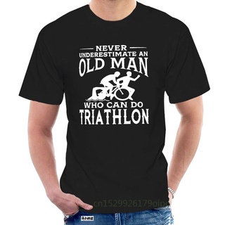 เสื้อยืดแขนสั้น ผ้าฝ้าย พิมพ์ลายกราฟฟิก Underestimate An Old Man Who Can Do Triathlon แฟชั่นสร้างสรรค์ สําหรับผู้ชาย @06