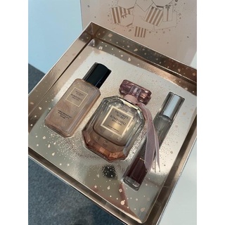 Preoder15day VICTORIA’S SECRET SET BOMBSHELL  3IN1 HOLIDAY 2020 (PINK BOX CLASSIC) • 5,700฿ ปกติ  • inbox  • 7ml /50ml/7