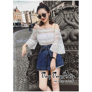 Sweetie White Flower Lace Strapless Blouse เสื้อลูกไม้ทั้งตัวสไตล์เกาหลีค่ะ เนื้อผ้าลูกไม้ทั้งตัวทรงเกาะอกเปิดไหล่