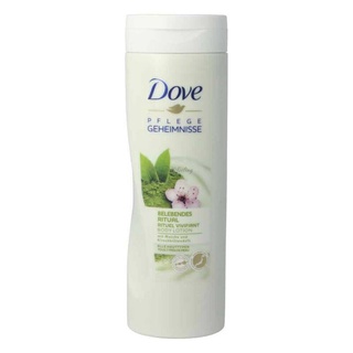 Dove Pflegegeheimnisse Belebendes Ritual Matcha &amp; Kirschblütenduft Body Lotion 400 ml.