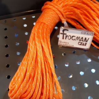 Frogmangear 
Paracord 550 lb Org-White dot 
ยาว 30 m 
ไส้ใน 7เส้น
เชือกพาราคอด 550lb