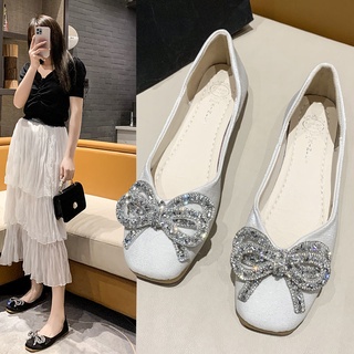 🔥 35-40 รองเท้าส้นแบนสีขาวเวอร์ชั่นเกาหลีหวานและน่ารัก Rhinestone Bow Casual น้ำหนักเบาสบายลื่นผู้หญิง Flat Shoes