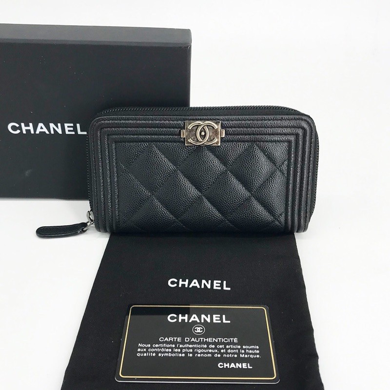 Chanel Boy Caviar Wallet Zippy Medium 6” (Good Con) Holo 23