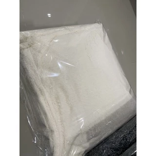ผ้าห่มสีขาวครีม ผ้าห่มถวายแม่ชี ขนนุ่มขนาด5ฟุต (60x80นิ้ว) พร้อมส่ง