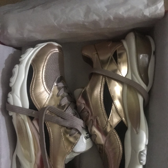 รองเท้า valentino sneaker size 38