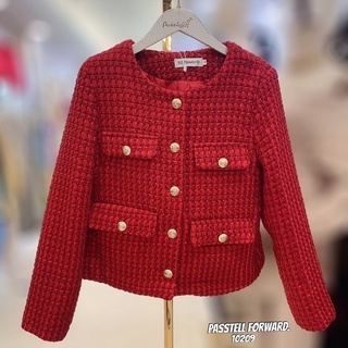 เสื้อสูททวีตแดงงานสวยมาก กระดุมทองสุดหรูเลยค่ะตัวนี้ ใส่คลุมคือดีมากกกก