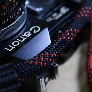 ลายงูสีดำ🐍🐍🐍 ทำจากเชือกปีนเขา ยืดหยุ่นได้ mountaineering rope camera wrist strap