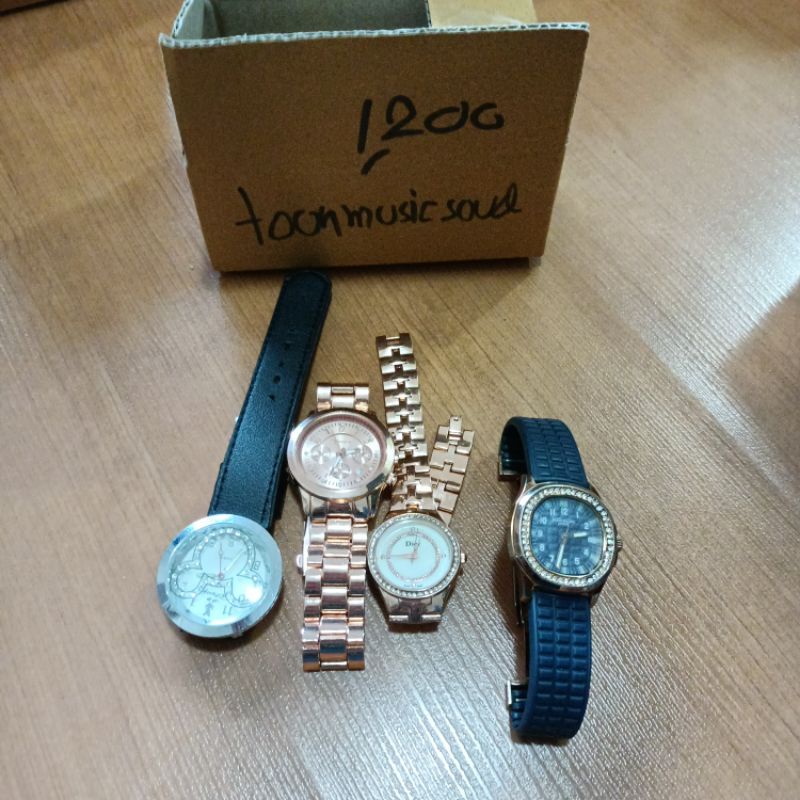 นาฬิกาแบรนด์เนมTITUSหน้าปัดมุกล้อมเพชร สแตนเลสสายสแตนเลส ของแท้ 100% มือสองสภาพสวย