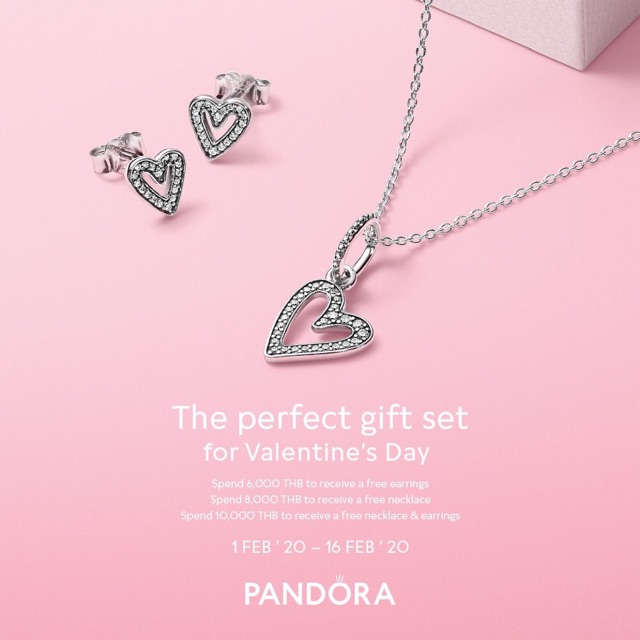 Pandora (แท้100%) สร้อยคอพร้อมจี้รูปหัวใจ (ของใหม่)