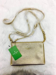 New in Kate Spade New York mini leather  crossbody bag  พร้อมส่งสีเงิน ทอง .