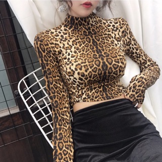 Leopard Crop Top เสื้อครอปแขนยาวลายเสือ ผ้ายืด เนื้อผ้าลื่น นิ่ม เย็นๆ ใส่สบายค่ะ (เลื่อนดูภาพสินค้าจริงด้วยน้า)