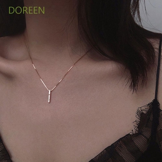 Doreen Charm สร้อยคอพร้อมจี้ทรงเรขาคณิต