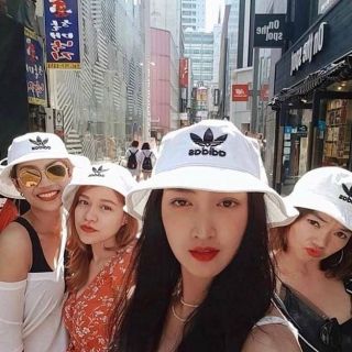 adidas bucket hat สีขาว