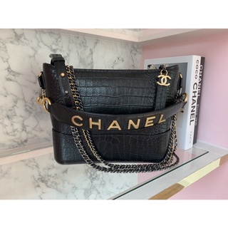 Like new chanel gb croc medium (holo28)