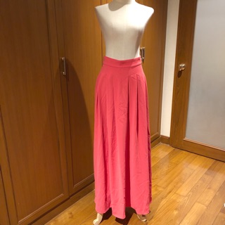 Jaspal long skirt new with tag ไซส์ S หรูหราผ้าดีค่ะ ผ้าทิ้งตัวสวยมาก