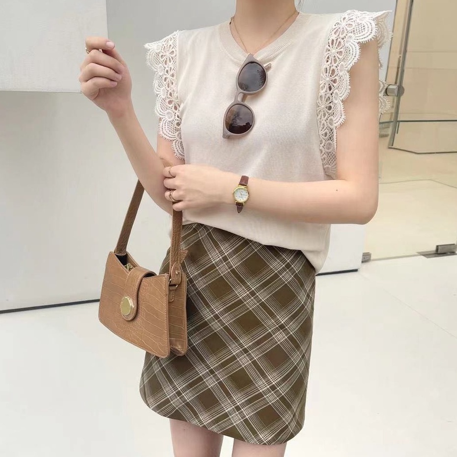 LGfashion เสื้อผญแฟชั่น2022 เสื้อแฟชั่นแต่งแขนลูกไม้ ดีเทลเรียบหรู ลุคเซ็กซี่ ใส่แล้วดูหรูดูแพง