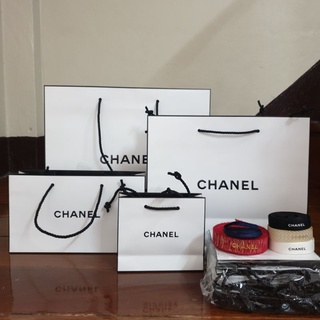 พร้อมส่ง แท้💯 ถุงกระดาษ Chanel สีขาว แพคใส่กล่องอย่างดีคะ