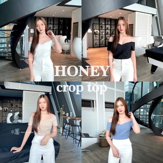 มี6สี 🍯Honey Top🍯 เสื้อครอปปาดไหล่ แขนสั้น เสื้อครอป เสื้อครอปแขนสั้น เสื้อปาดไหล่ เสื้อปาดไหล่สีพื้น เสื้อปาดไหล่สวยๆ