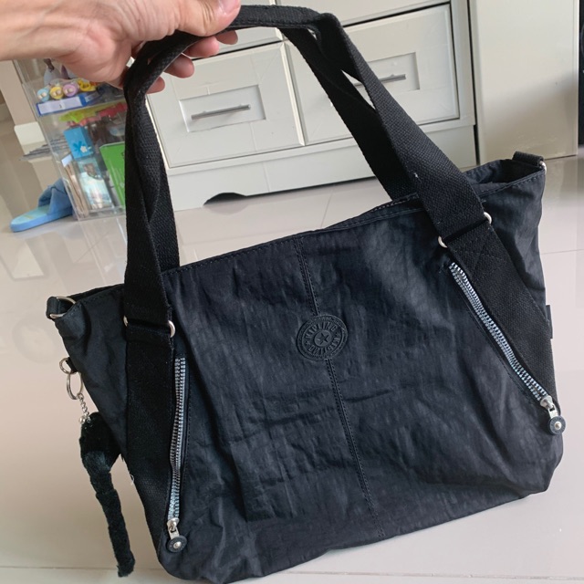 กระเป๋าสะพายข้าง Klipling (ใบนี้ไม่ใช่ของแท้)