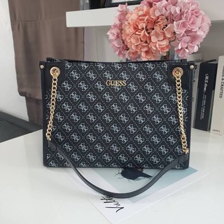 รุ่นใหม่ค่ะ ☁️ GUESS SAFFIANO TOTE BAG กระเป๋าถือหรือสะพายรุ่นใหม่จาก GUESS FACTORY หนัง SAFFIANO