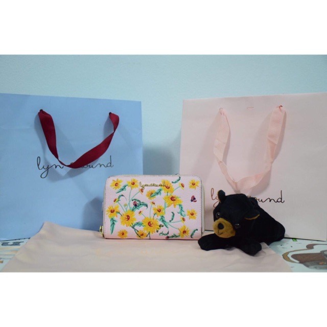 กระเป๋าสตางค์ lynaround