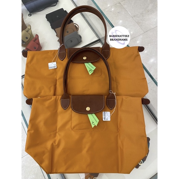 ใช้โค้ดลดสูงสุด 1,000.- (แท้100% จาก King Power)Longchamp Leplige Classic สี Safan(เหลืองส้ม)กรุณาสอบถามก่อนสั่งชื้อค่ะ