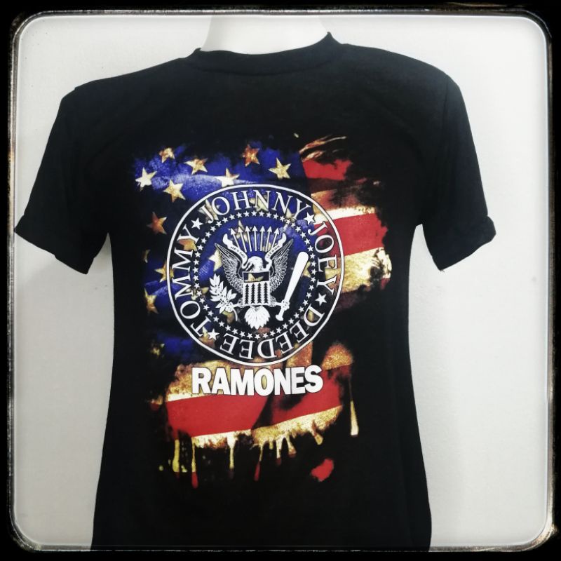 เสื้อวง Ramones  สีดำแนววินเทจ