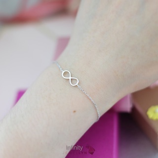 JEWELLYN Infinity Bracelet