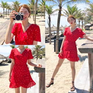 ❤️Red mini heart ❤️สินค้าพร้อมส่ง มินิเดรสทรงป้ายหน้าผูกเอวลายหัวใจสุดแบ๊วว เย็บระบายช่วงชายกระโปรง เนื้อผ้าหางกระรอก