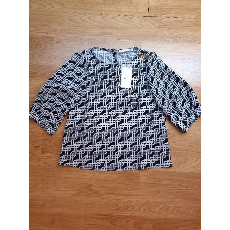 เสื้อลาย แบรนด์ sfera