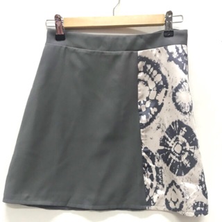 Graphic Skirt Size M