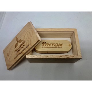 Thumb Drive USB Mitsubishi New Triton 16G มือ 1 พร้อมกล่องไม้