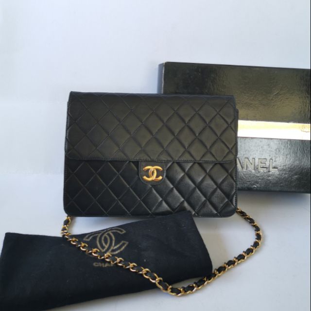Sold​ out​♥️​Chanel Vintage Black Quilted Lambskin Chain Snap Flap Bag Clutch
Size​ 10