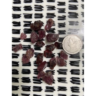 (A) พลอยดิบแท้ โรโดไลท์ การ์เน็ต(Rhodolite Garnet)พลอยธรรมชาติ 100% น้ำหนัก 75.50 กะรัต