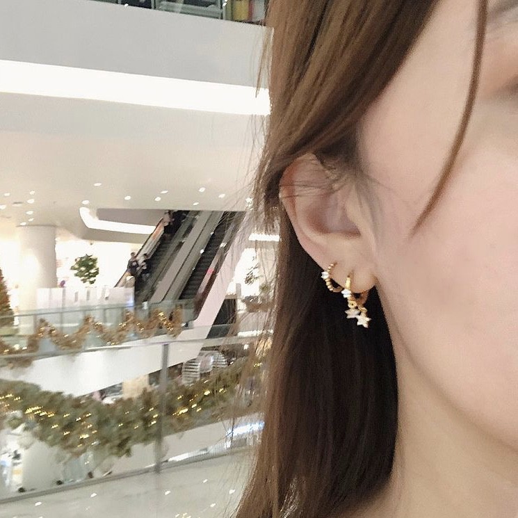 ( โค้ด DMEBK ลด 120.-) Winterwinter Jewelry Silver925 : เครื่องประดับเงินแท้ เงินแท้925 ต่างหูห่วงเพชร cz รูปดาว