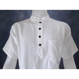 เสื้อผ้าฝ้าย ผ้าพื้นเมือง (Dobby) คอจีน กระดุมกะลา 4 เม็ด สีขาว แขนสั้น