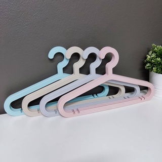 ไม้แขวนเสื้อ ไม้แขวน สไตล์มินิมอล ทรงแบน  พลาสสติก เกรดพรี่เ…