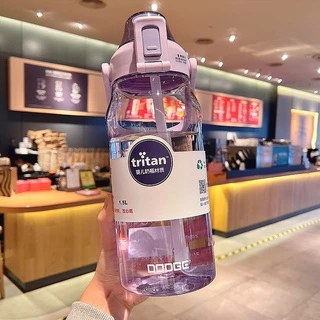 🔥ซื้อ1ฟรี3🔥ขวดน้ำ 2ลิตร กระบอกน้ำ2ลิตร ขวดน้ำสีใส ขวดน้ำทูโทน บอกเวลา ขวดน้ำพกพา ฟรีสติ๊กเกอร์ วัสดุtritan