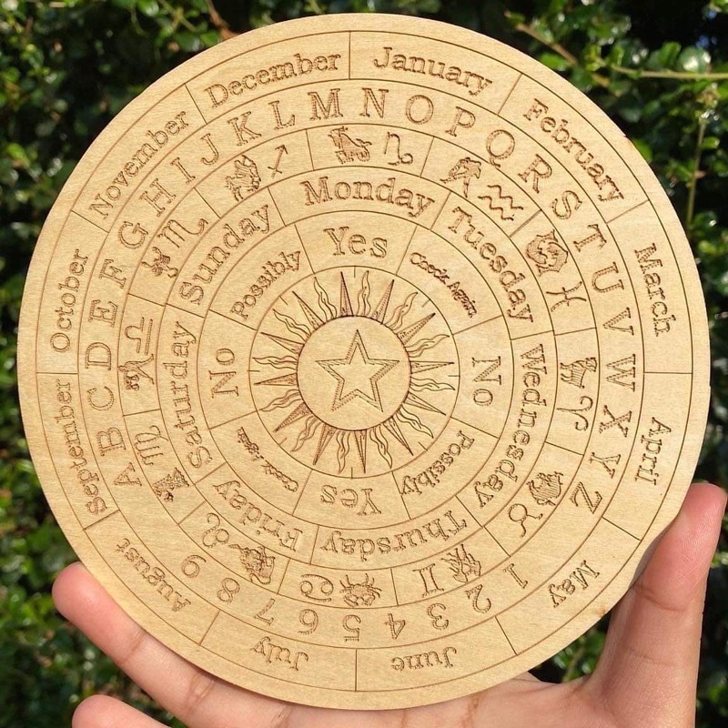 ‼️พร้อมส่งใน🇹🇭‼️ Pendulum board & pendulum กระดานเพนดูลั่ม ใช้คู่กับเพนดูลั่มในการทำนาย หาคำตอบที่ต้องการรู้ กระดานไม้
