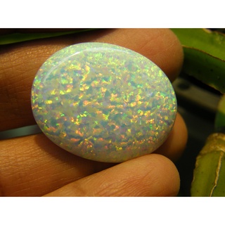 พลอยโอปอล สังเคราะห์!!! WHITE Fire Stripe OPAL รูปไข่ OVAL หลังเบี้ยทรงกลม.9.0 กะรัต 16x22 มม.CABOCHAN GOOD POLISH 1 PCS