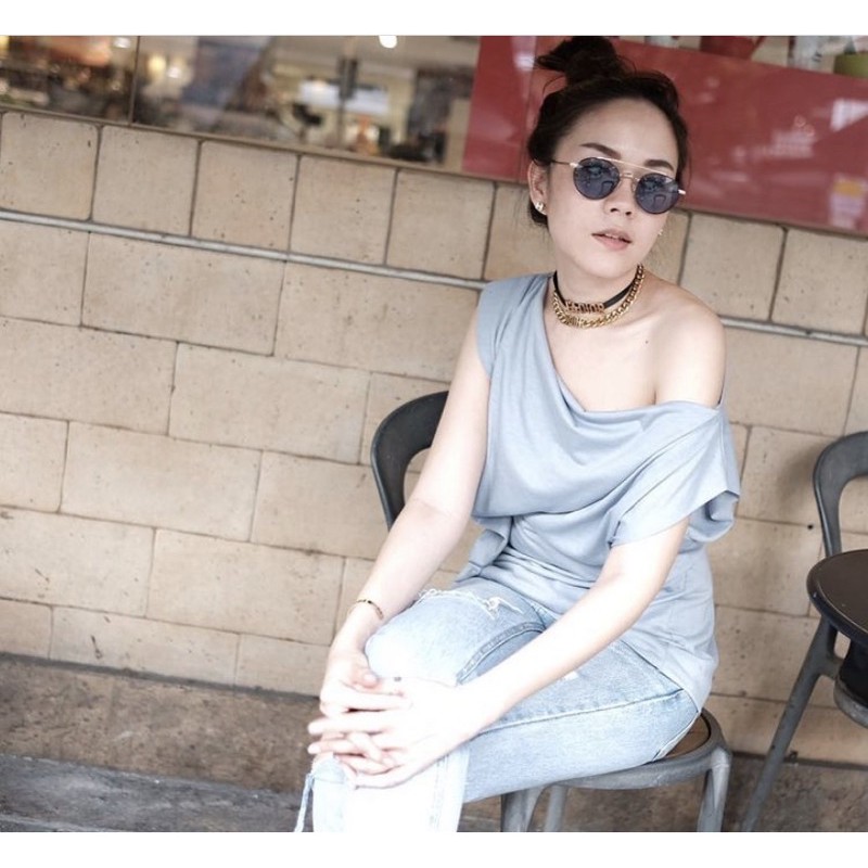 เสื้อปาดไหล่Tshopสีฟ้า