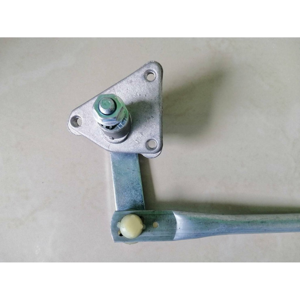 ชุดคันชักปัดน้ำฝน(แกนคันชักปัดน้ำฝน)+ตุ๊กตา TOYOTA AE100,AE101,AE102,AE110 4AFE ไต้หวัน ราคาชุดละ550