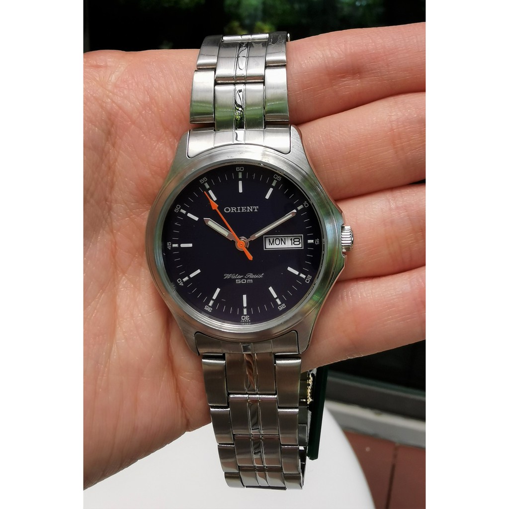 Orient นาฬิกาผู้ชาย หน้าปัดสีน้ำเงิน ระบบQuartz รุ่น LUG11002D2