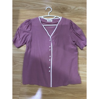 เสื้อทำงาน สีชมพูกลีบบัว อก 38 กระดุมแกะได้ทุกเม็ด มือ 2