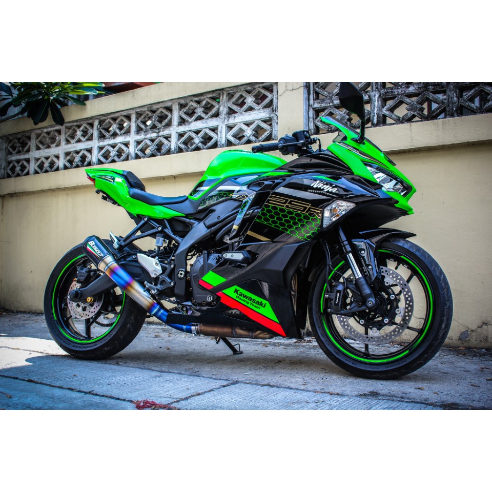 ท่อ Burnout ท่อ Kawasaki Zx25R ท่อไทเทเนียม สลิปออนเส้นผ่านศูนย์กลาง 3 นิ้ว กระบอกคาร์บอน ปลาย CNC