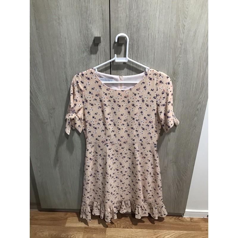 Front9brand | Dress Size M (C 32-36 W 36–38 H 36-38”) **ยังไม่ได้ใส่ซักแล้ว